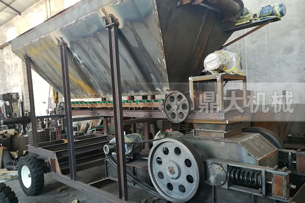 移动式辊式破碎一体机